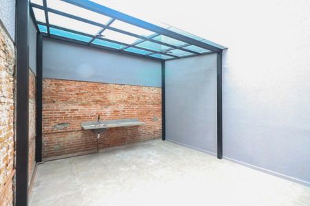 Casa à venda com 100m², 2 quartos e 1 vaga Casa à venda com 100m², 2 quartos e 1 vagaQuintal