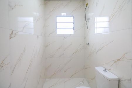 Casa à venda com 100m², 2 quartos e 1 vaga Casa à venda com 100m², 2 quartos e 1 vagaBanheiro da Suíte