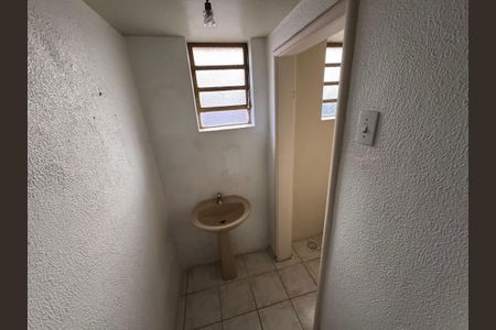 Casa à venda com 472m², 6 quartos e 15 vagasBanheiro de Serviço