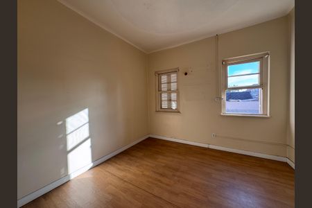 Casa à venda com 472m², 6 quartos e 15 vagasQuarto 2