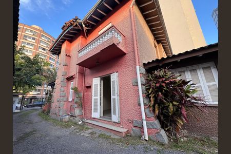 Casa à venda com 472m², 6 quartos e 15 vagasÁrea comum