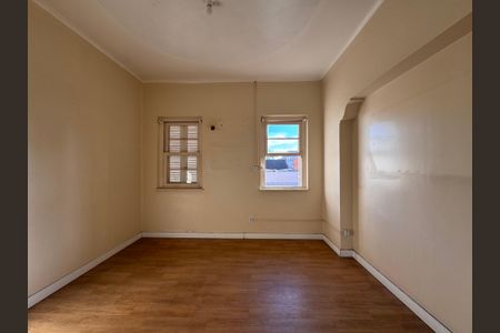 Casa à venda com 472m², 6 quartos e 15 vagasQuarto 2