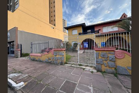 Casa à venda com 472m², 6 quartos e 15 vagasFachada