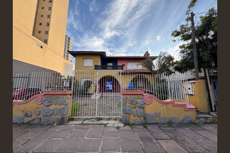 Casa à venda com 472m², 6 quartos e 15 vagasFachada