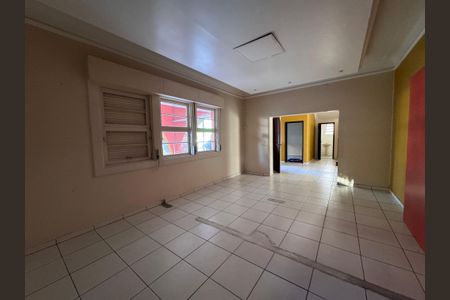 Casa à venda com 472m², 6 quartos e 15 vagasSala