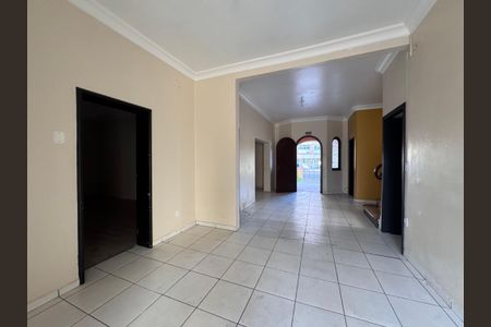 Casa à venda com 472m², 6 quartos e 15 vagasSala