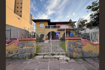 Casa à venda com 472m², 6 quartos e 15 vagasFachada