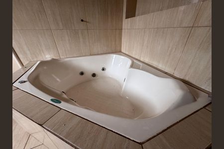 Casa à venda com 472m², 6 quartos e 15 vagasCozinha