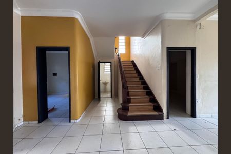 Casa à venda com 472m², 6 quartos e 15 vagasSala