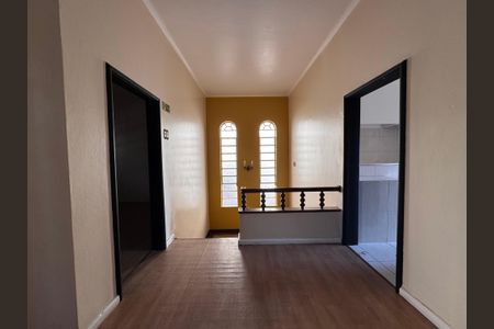 Casa à venda com 472m², 6 quartos e 15 vagasEscadas