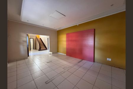 Casa à venda com 472m², 6 quartos e 15 vagasSala