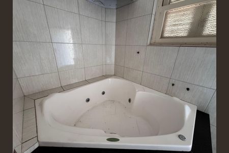 Casa à venda com 472m², 6 quartos e 15 vagasBanheiro 1