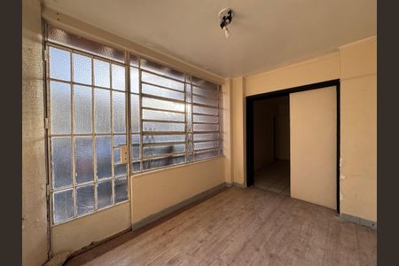 Casa à venda com 472m², 6 quartos e 15 vagasSala