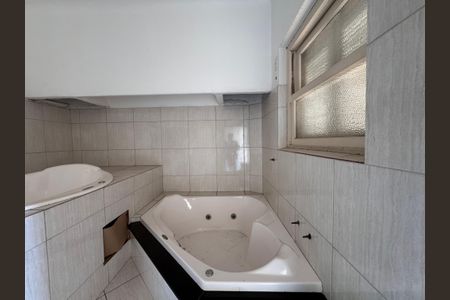 Casa à venda com 472m², 6 quartos e 15 vagasBanheiro 1