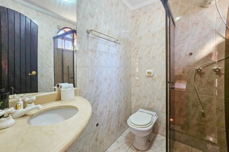 Casa para alugar com 398m², 3 quartos e 2 vagas Casa para alugar com 398m², 3 quartos e 2 vagasbanheiro da suíte 1