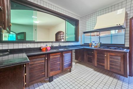 Casa para alugar com 398m², 3 quartos e 2 vagas Casa para alugar com 398m², 3 quartos e 2 vagascozinha