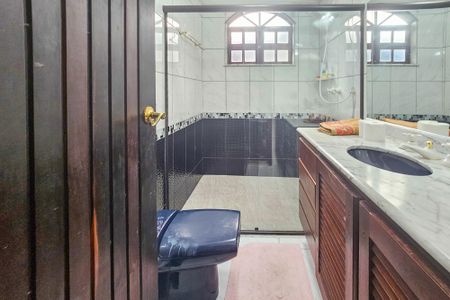 Casa para alugar com 398m², 3 quartos e 2 vagas Casa para alugar com 398m², 3 quartos e 2 vagasbanheiro da suíte 3