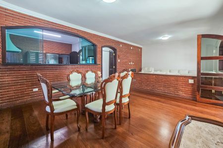 Casa para alugar com 398m², 3 quartos e 2 vagas Casa para alugar com 398m², 3 quartos e 2 vagasSala