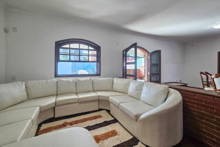 Casa para alugar com 398m², 3 quartos e 2 vagas Casa para alugar com 398m², 3 quartos e 2 vagasSala