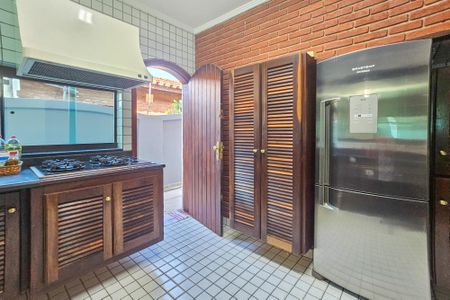 Casa para alugar com 398m², 3 quartos e 2 vagas Casa para alugar com 398m², 3 quartos e 2 vagascozinha