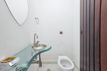 Casa para alugar com 398m², 3 quartos e 2 vagas Casa para alugar com 398m², 3 quartos e 2 vagasLavabo