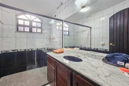 Casa para alugar com 398m², 3 quartos e 2 vagas Casa para alugar com 398m², 3 quartos e 2 vagasbanheiro da suíte 3