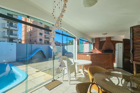 Casa para alugar com 398m², 3 quartos e 2 vagas Casa para alugar com 398m², 3 quartos e 2 vagasÁrea de Lazer