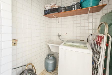 Casa para alugar com 398m², 3 quartos e 2 vagas Casa para alugar com 398m², 3 quartos e 2 vagasÁrea de serviço