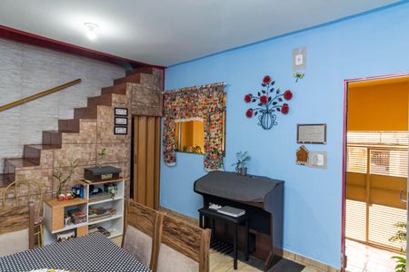 Casa à venda com 173m², 3 quartos e 2 vagasSala