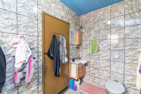 Casa à venda com 173m², 3 quartos e 2 vagasBanheiro 1