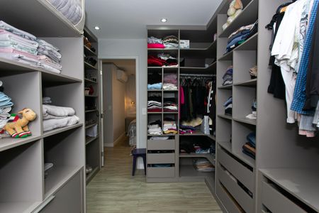 Apartamento à venda com 85m², 2 quartos e 2 vagasCloset da Suíte 2