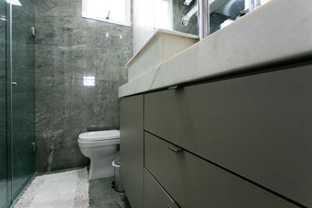 Apartamento à venda com 85m², 2 quartos e 2 vagasBanheiro da Suíte 1