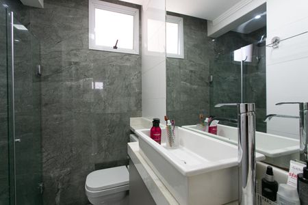 Apartamento à venda com 85m², 2 quartos e 2 vagasBanheiro da Suíte 1