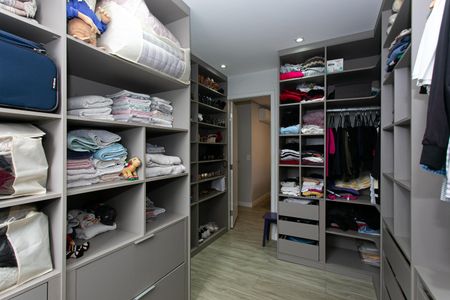 Apartamento à venda com 85m², 2 quartos e 2 vagasCloset da Suíte 2