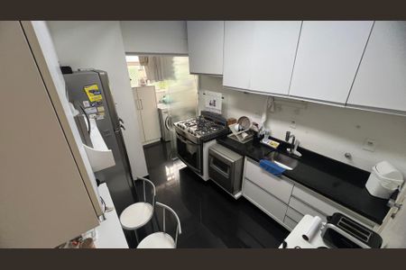 Apartamento à venda com 99m², 2 quartos e 1 vagaCozinha