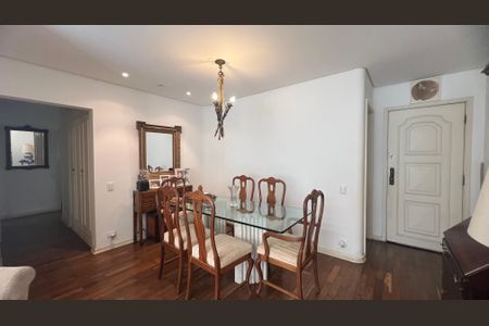 Apartamento à venda com 99m², 2 quartos e 1 vagaSala de Jantar