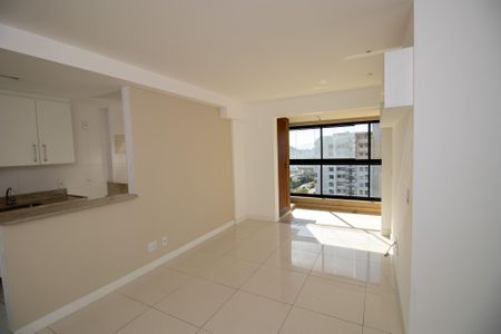 Apartamento à venda com 70m², 2 quartos e 1 vaga Apartamento à venda com 70m², 2 quartos e 1 vagaSala