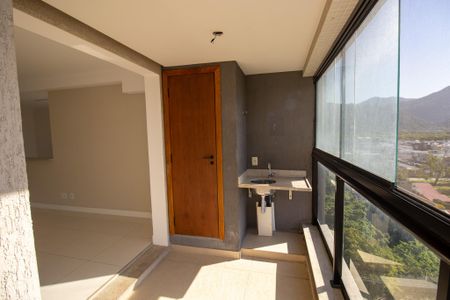 Apartamento à venda com 70m², 2 quartos e 1 vaga Apartamento à venda com 70m², 2 quartos e 1 vagaVaranda