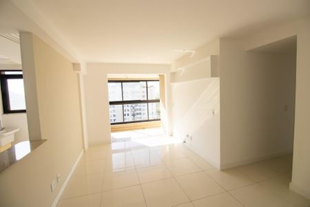 Apartamento à venda com 70m², 2 quartos e 1 vaga Apartamento à venda com 70m², 2 quartos e 1 vagaSala