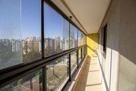 Apartamento à venda com 70m², 2 quartos e 1 vaga Apartamento à venda com 70m², 2 quartos e 1 vagaVaranda