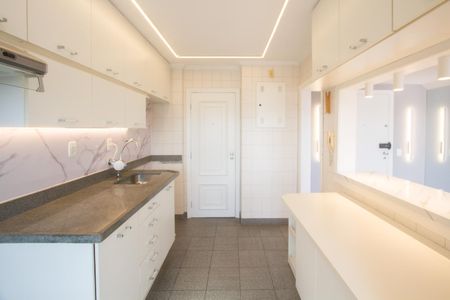 Apartamento à venda com 80m², 1 quarto e 2 vagasCozinha 