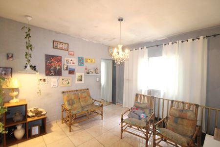 Casa à venda com 86m², 2 quartos e 1 vagaSala