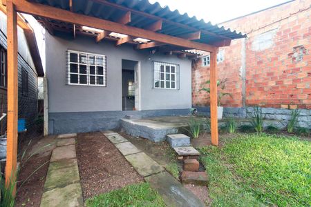 Casa à venda com 70m², 1 quarto e 2 vagas Casa à venda com 70m², 1 quarto e 2 vagasFachada