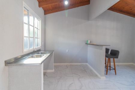 Casa à venda com 70m², 1 quarto e 2 vagas Casa à venda com 70m², 1 quarto e 2 vagasCozinha