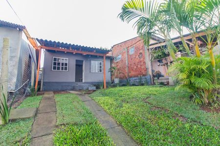 Casa à venda com 70m², 1 quarto e 2 vagas Casa à venda com 70m², 1 quarto e 2 vagasFachada