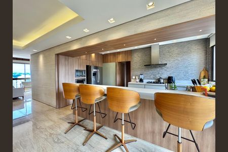 Apartamento à venda com 230m², 4 quartos e 4 vagas Apartamento à venda com 230m², 4 quartos e 4 vagasCozinha