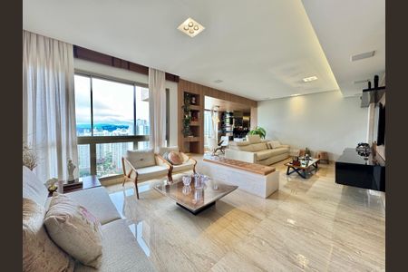 Apartamento à venda com 230m², 4 quartos e 4 vagas Apartamento à venda com 230m², 4 quartos e 4 vagasSala