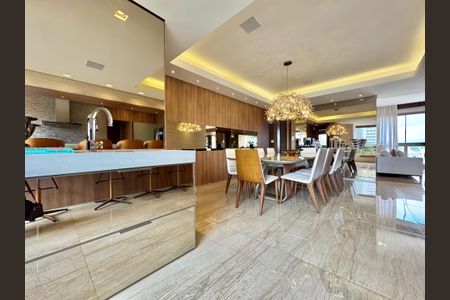 Apartamento à venda com 230m², 4 quartos e 4 vagas Apartamento à venda com 230m², 4 quartos e 4 vagasSala