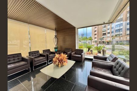 Apartamento à venda com 230m², 4 quartos e 4 vagas Apartamento à venda com 230m², 4 quartos e 4 vagasHall de entrada