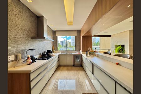 Apartamento à venda com 230m², 4 quartos e 4 vagas Apartamento à venda com 230m², 4 quartos e 4 vagasCozinha